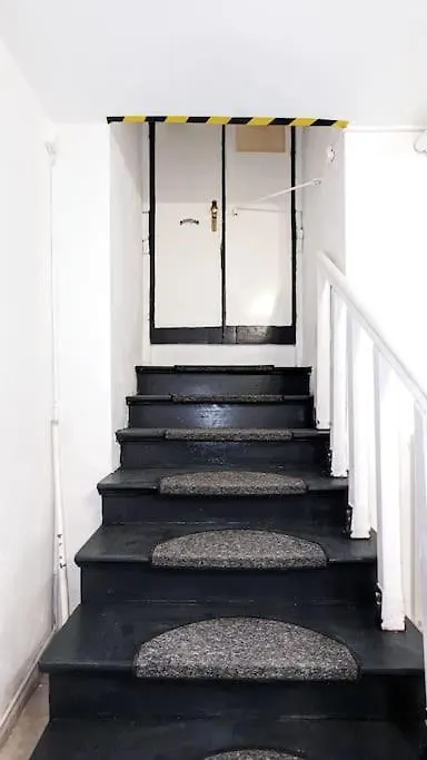 Apartment Tiergarten: Central, Spacious, Beautiful Designed 2-Br Apt Near Park Berlin