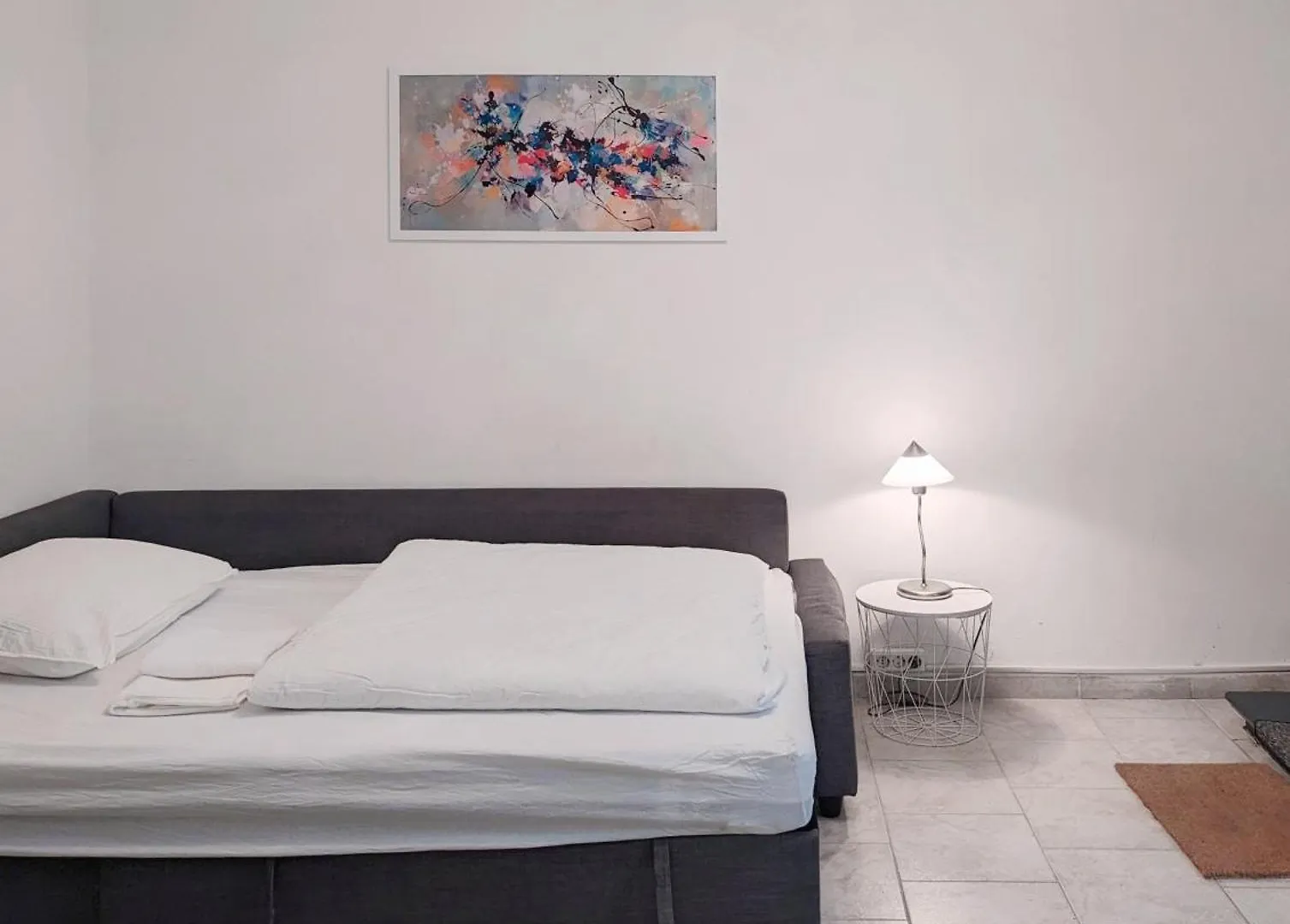Tiergarten: Central, Spacious, Beautiful Designed 2-Br Apt Near Park Berlin