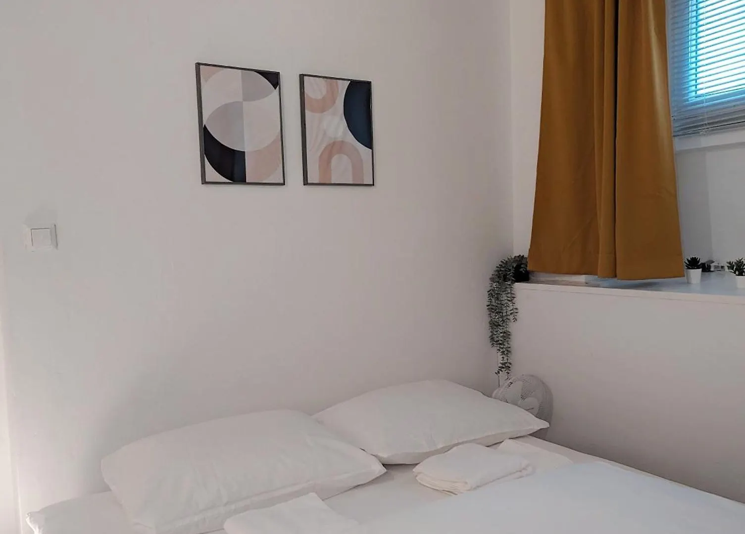 Tiergarten: Central, Spacious, Beautiful Designed 2-Br Apt Near Park برلين