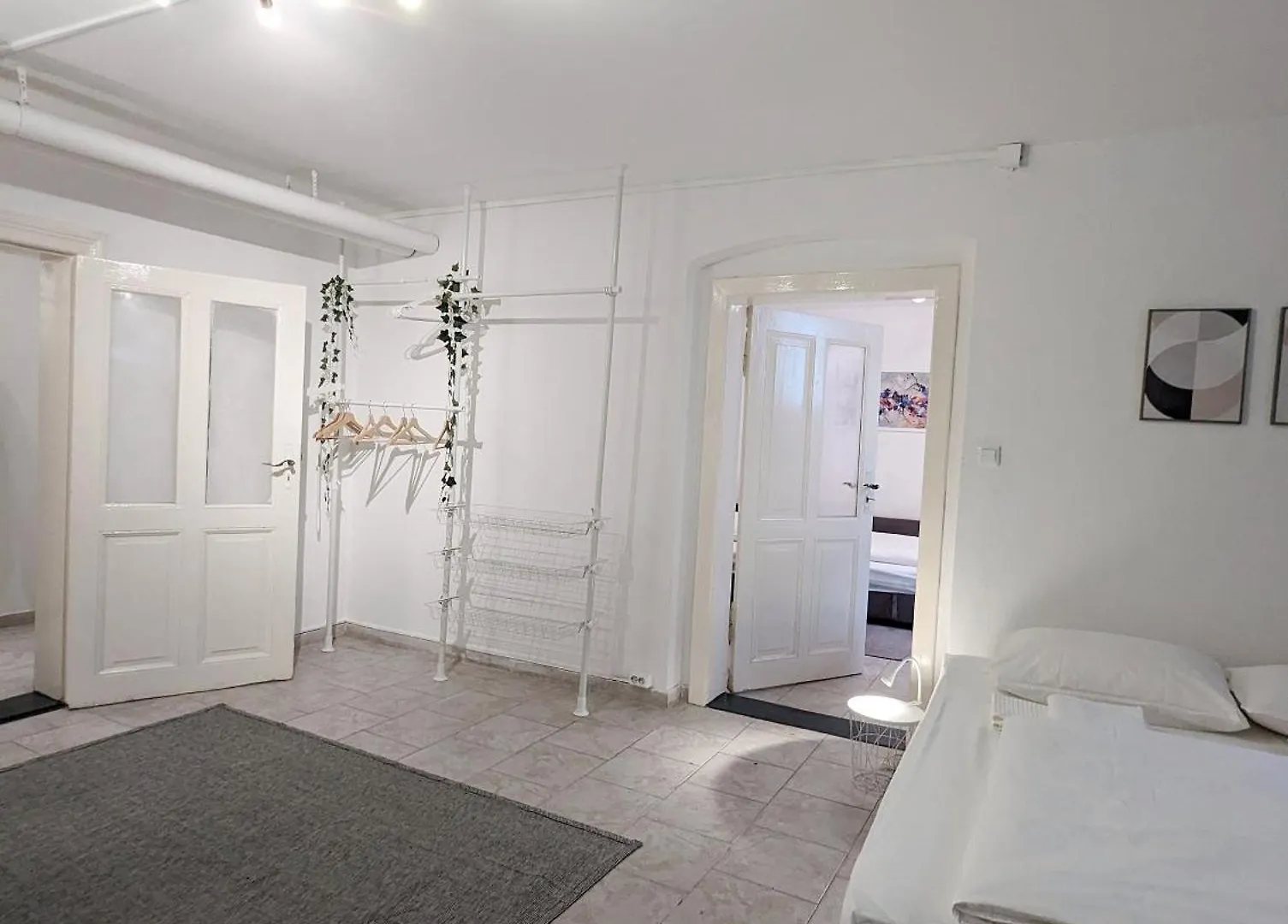 Tiergarten: Central, Spacious, Beautiful Designed 2-Br Apt Near Park برلين شقة